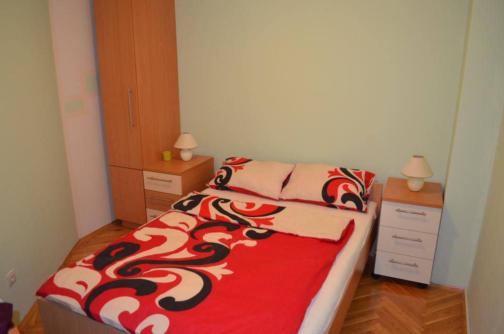 Apartment Viktor,Parking أوسييك الغرفة الصورة